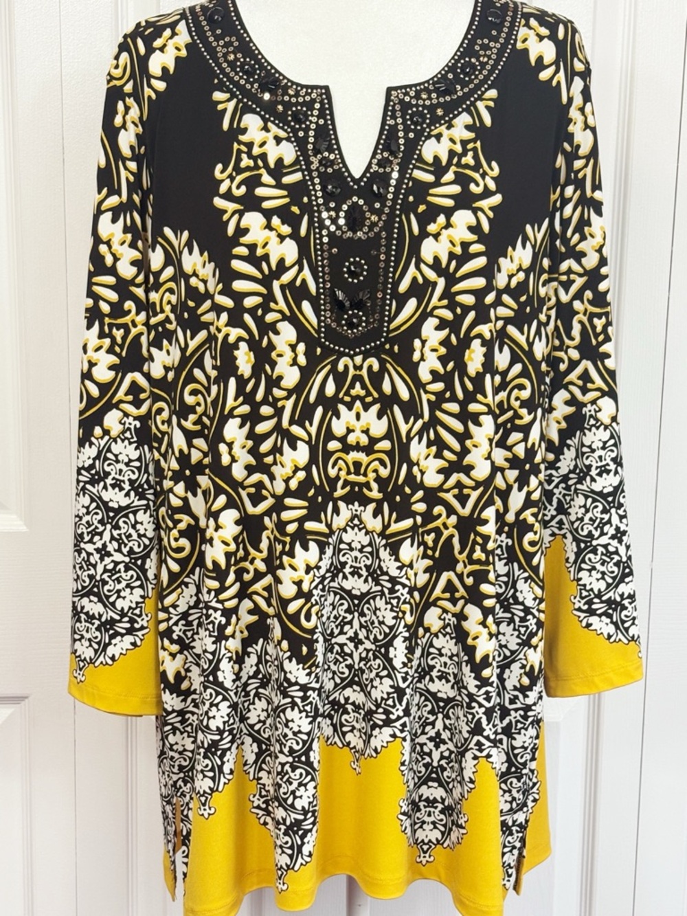 JM Collection Black & Gold Yellow Print Beaded V-Neck 3/4 Sleeve Top 2X